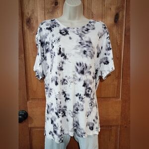 Simply Vera Vera Wang Monochrome Floral Tee